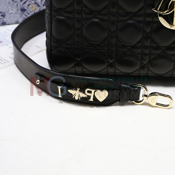  ̵ ̴ 19SS0857-A-1 (~)