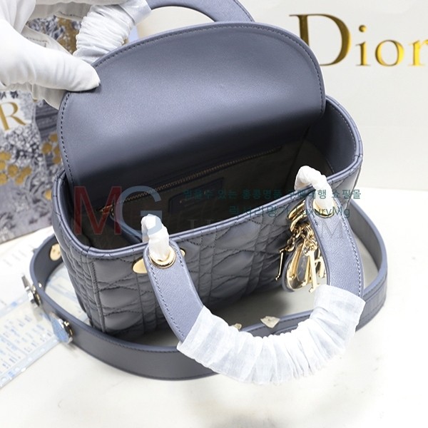  ̵ ̴  19SS0856-A-1