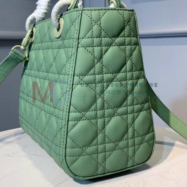  ̴ ̵ M0565-A-4