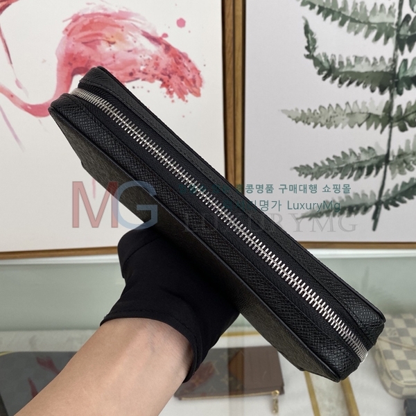̺  XL  M42097