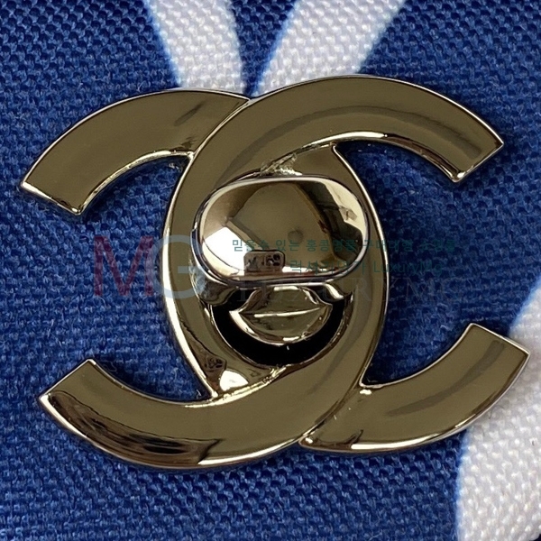 *  CF ÷ AS3521