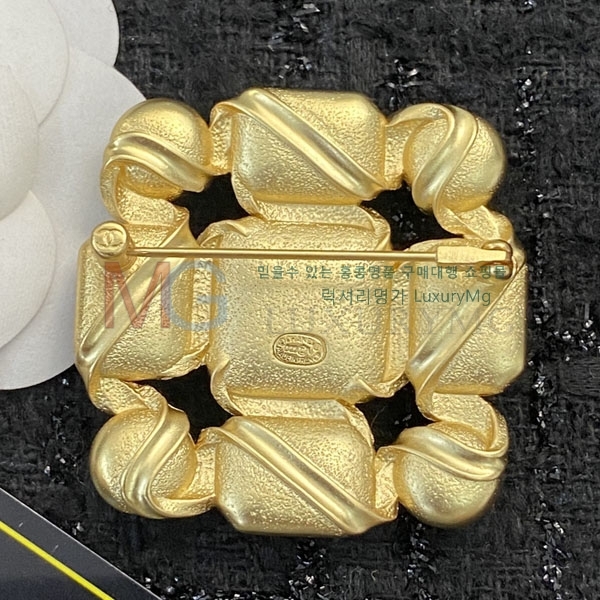* ġ C22H851-2
