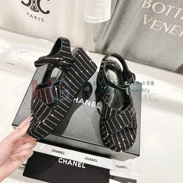 *   CH692719-2