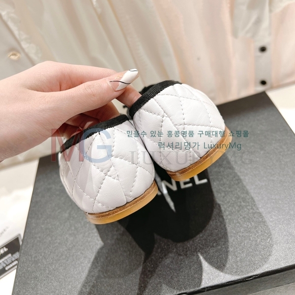 *  ÷ CH6007961-1