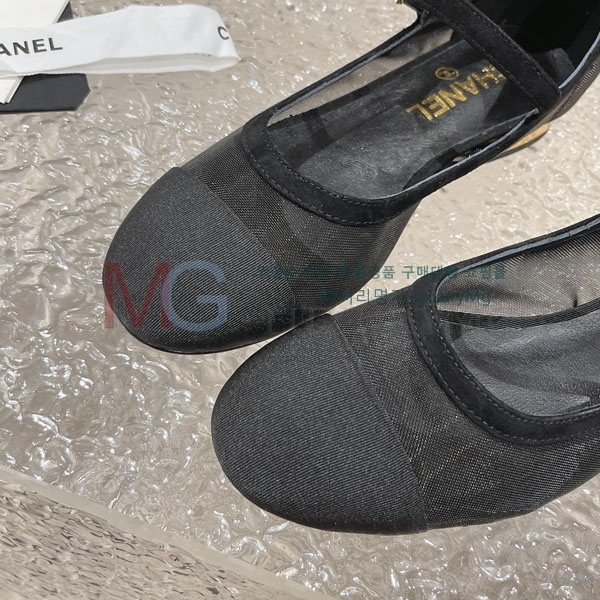 *  ÷ K8A8065-1