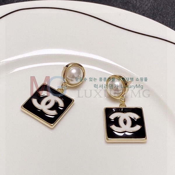 * ̾ CCA10048