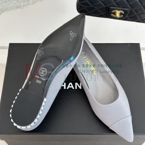 * ÷ CH33058-10