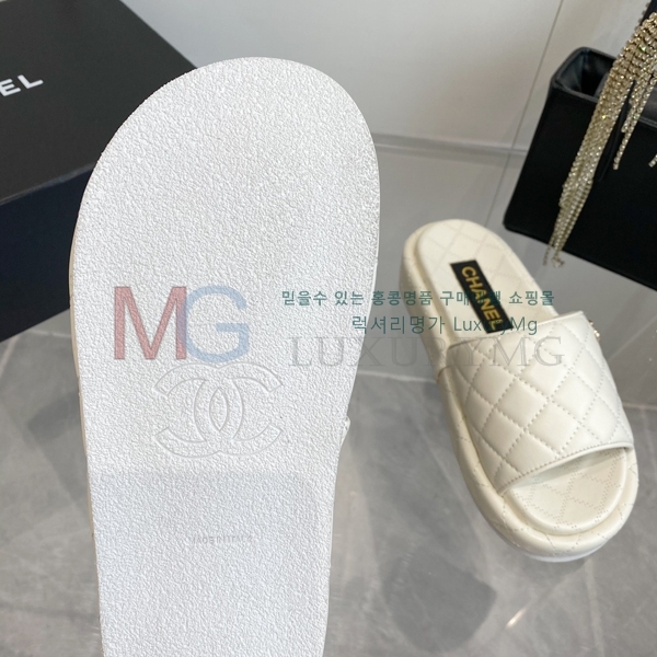 *   CH389952-1