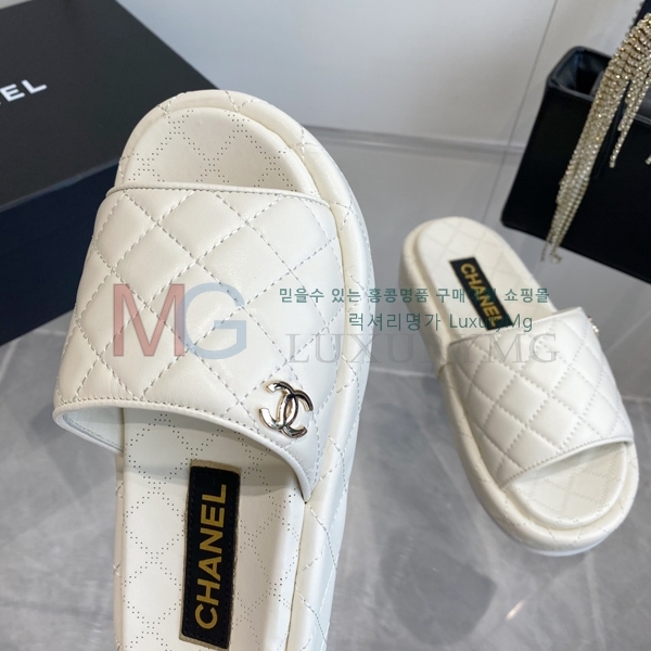 *   CH389952-1