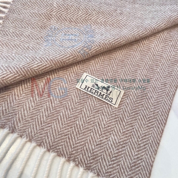 ޽ ÷ HE210556-2