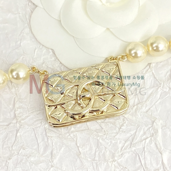 *  C958221