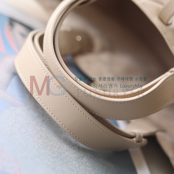   ̵ M92997-4