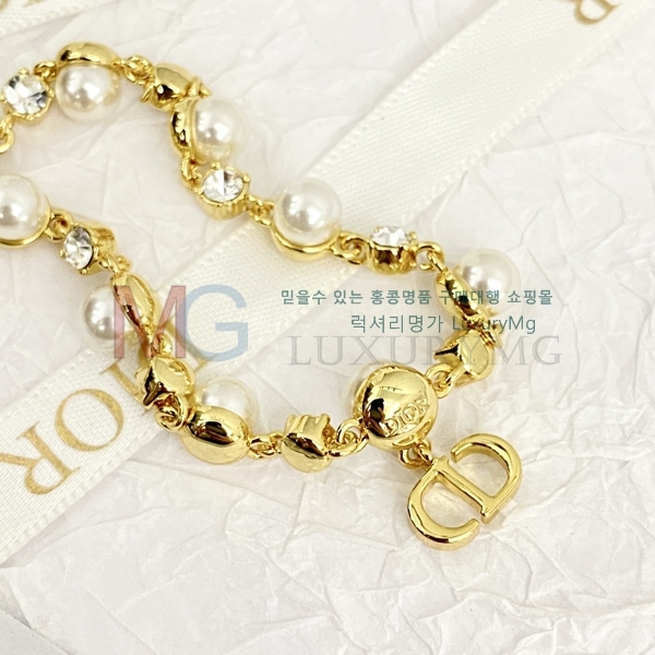 *  G12251407