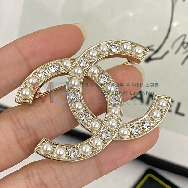 * ġ G100633