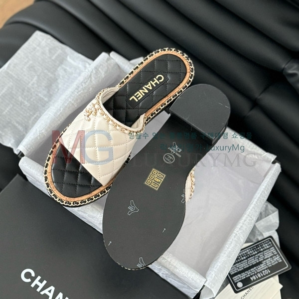 *    CH557767