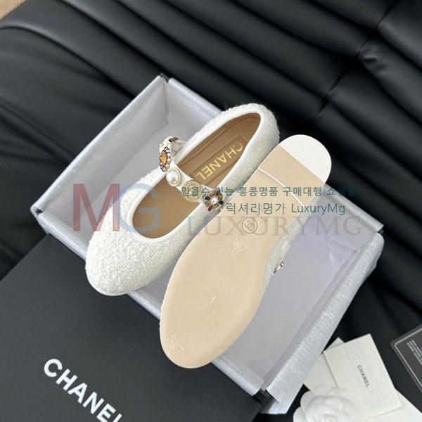 *  ÷ CH700029-1