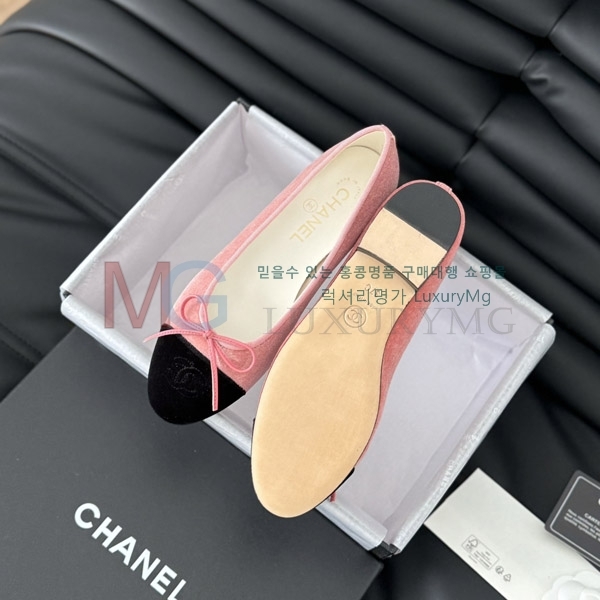 *  ÷ CH700028-4