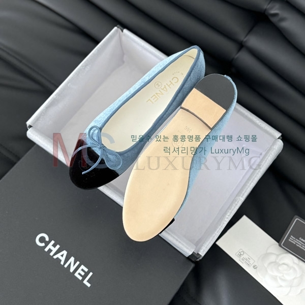 *  ÷ CH700028-3