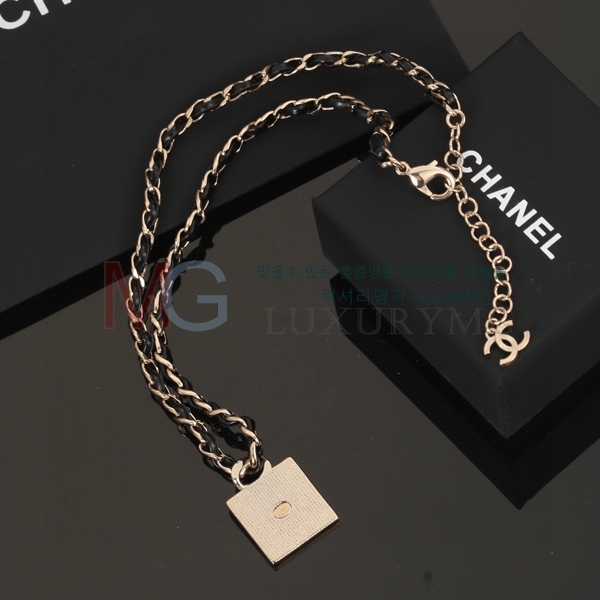 *  G12251429