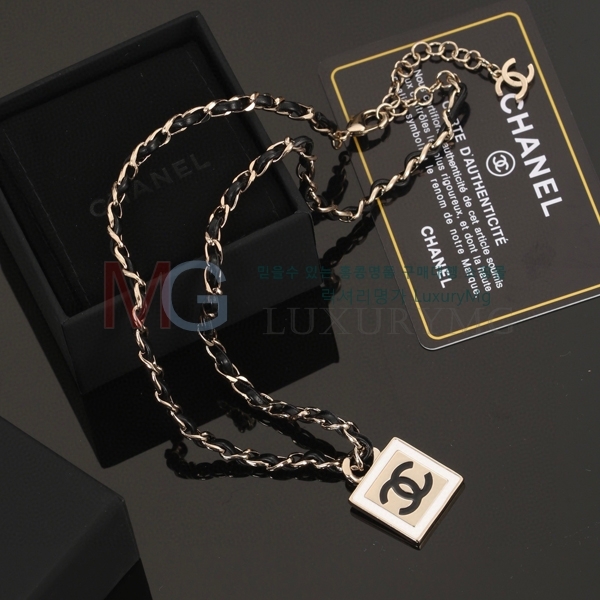 *  G12251429
