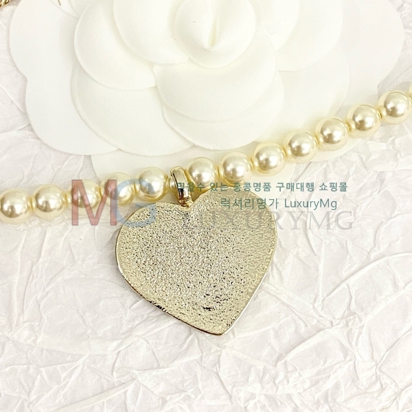 *  G12251481