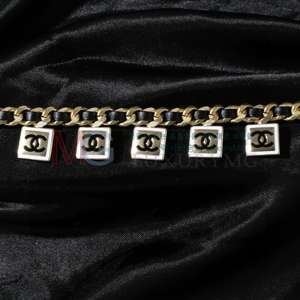 *  G12251444