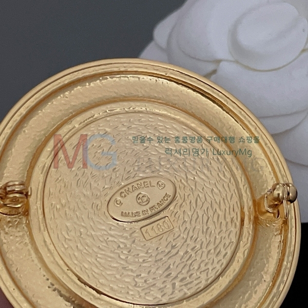 * ġ G1006723