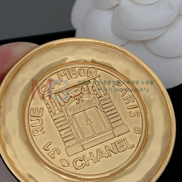 * ġ G1006723