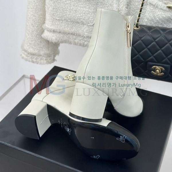 * Ŭ  CH405580-2