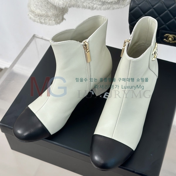 * Ŭ  CH405580-2
