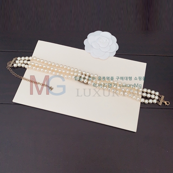 *  G12251486