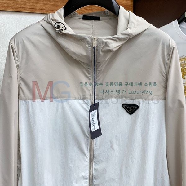    PA880215-1