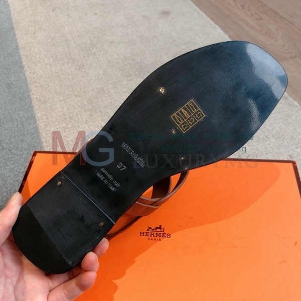 ޽  H405801