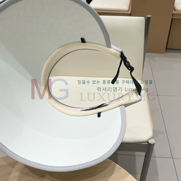 *  CH1620354161-4
