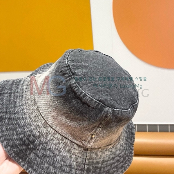 *  CH1620354166-2