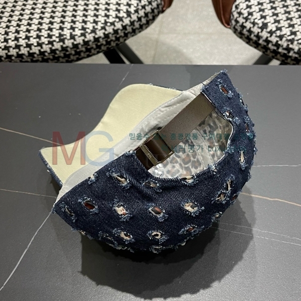 *  CH1620354168-2
