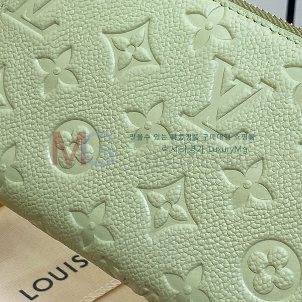 ̺ x TM   M13618-2