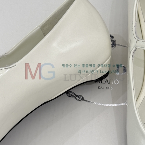   ÷ PA691036-1