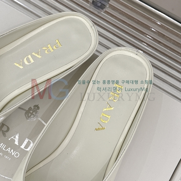  ÷ PA691034-1