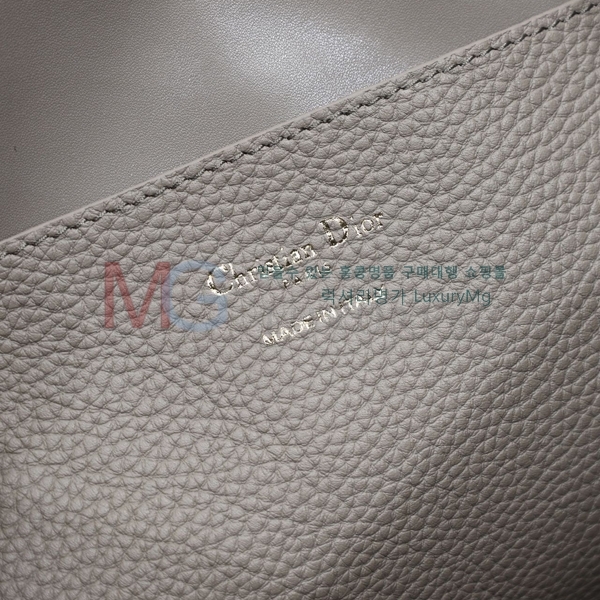 Signature ̵ Ŷ M2841-4