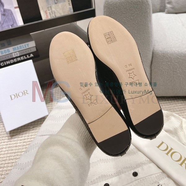  ÷ DR9504402