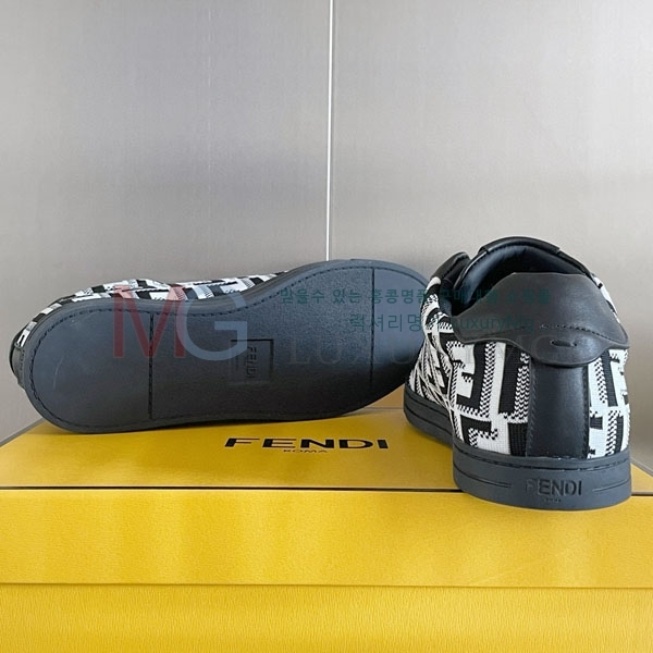   Signature Ŀ FF006813-2