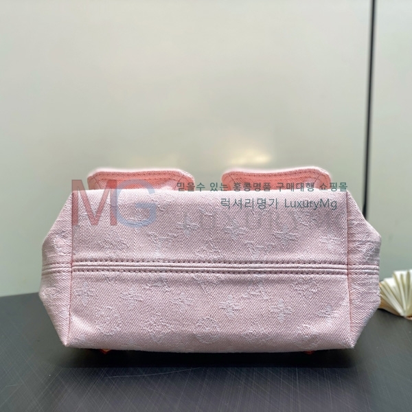 ̺   M13031-1