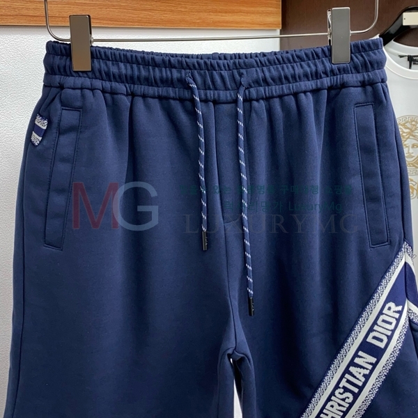   ݹ D20041680-1