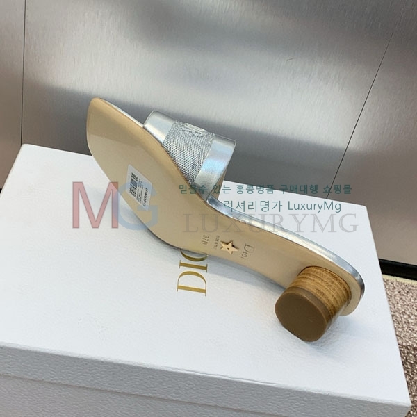     DI657780-3