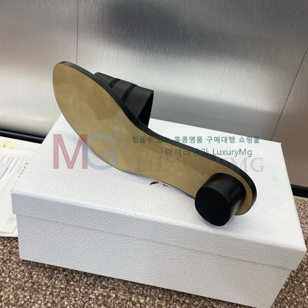     DI657770-2