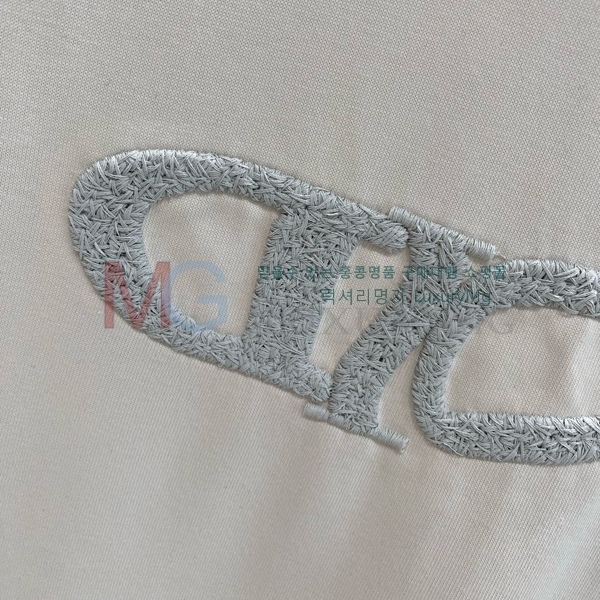    Ƽ DR4236732-1