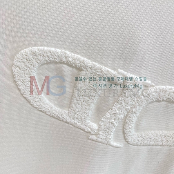    Ƽ DR4236732-2