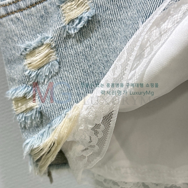  ˷  AQ425635-2