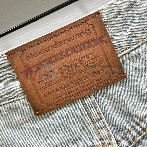 ˷  AQ425635-2